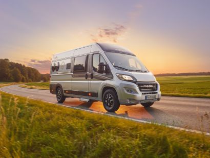 2020 MalibuVan charming GTskyview 640LE Fahraufnahme Titel