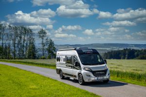 2020 MalibuVan charming GTskyview 640LE Fahraufnahme V1