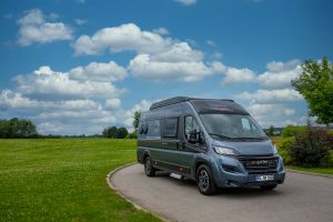 2020 MalibuVan family for 4 GTskyview 640LE Fahraufnahme